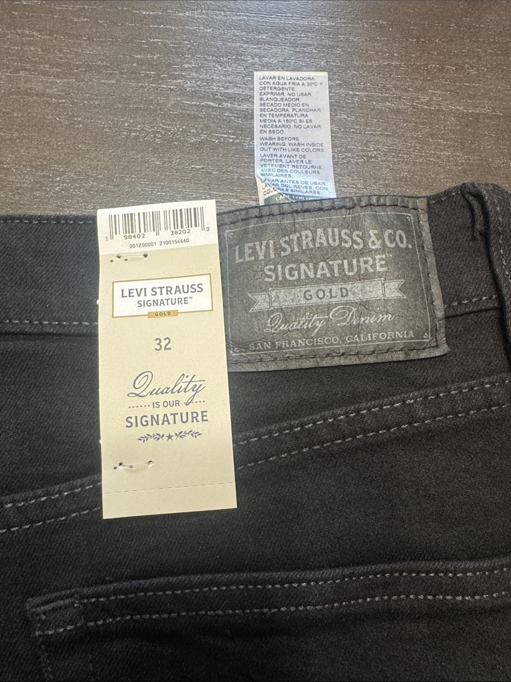 Levi's Black Classic Denim Men's Shorts - Picture 5 of 6